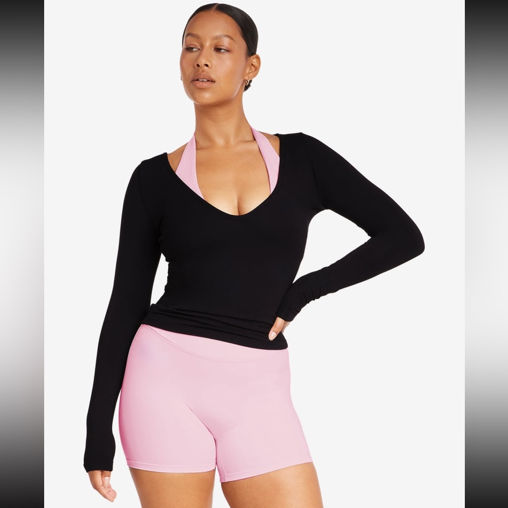 Crop Shop Boutique NWT V Neck Long Sleeve Top | Black M or XL